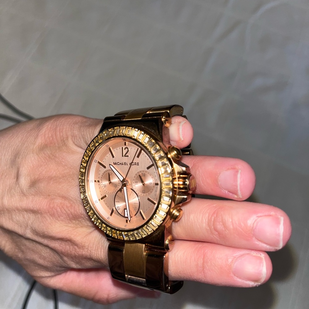 Michael Kors Watch - Picture 7 of 8